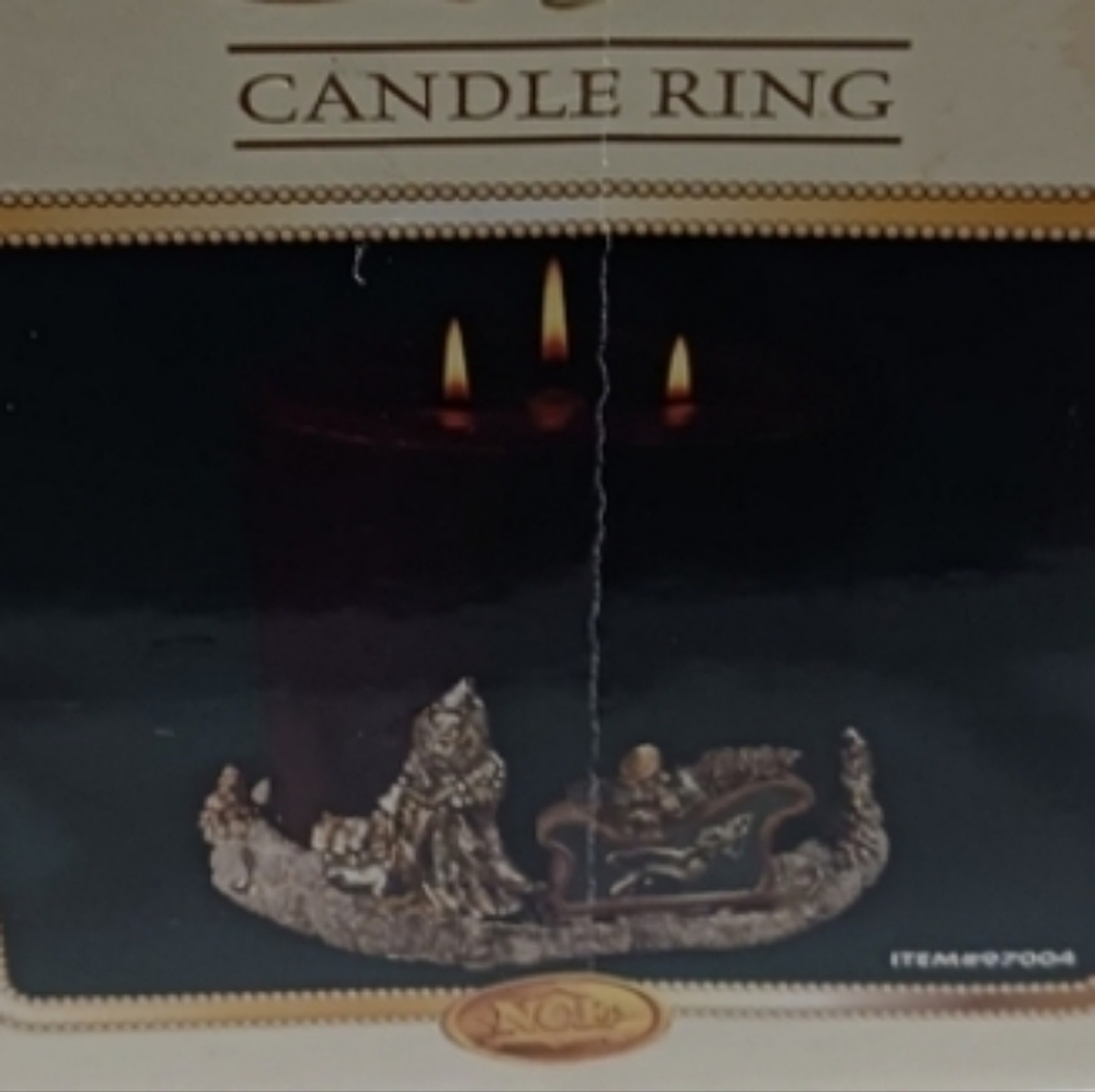 Giant candleholder open box gold figures border